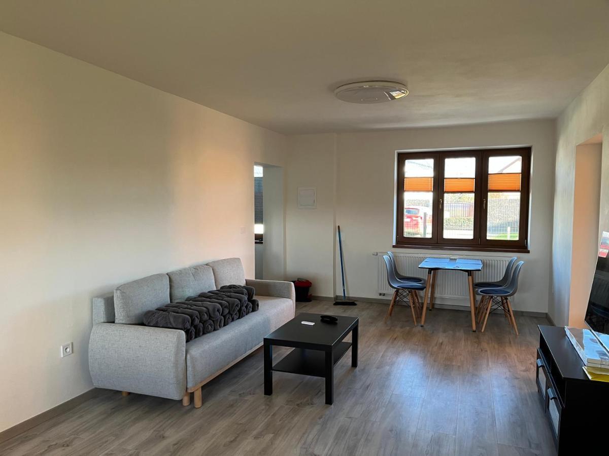 Apartment Golden Prague 78 Vestec  Eksteriør billede