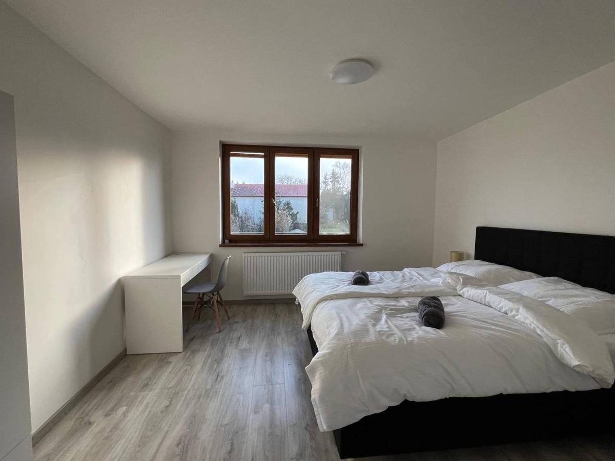 Apartment Golden Prague 78 Vestec  Eksteriør billede