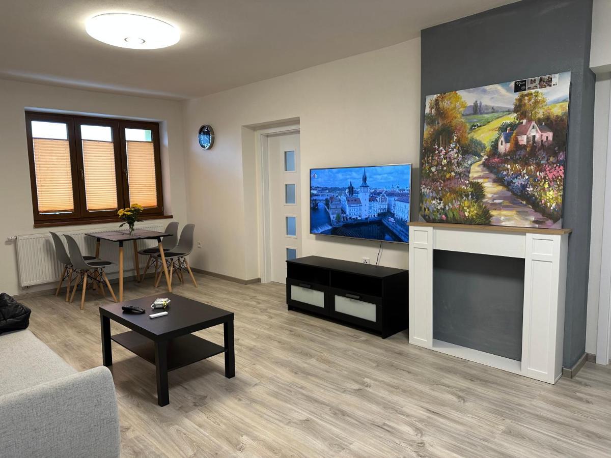 Apartment Golden Prague 78 Vestec  Eksteriør billede