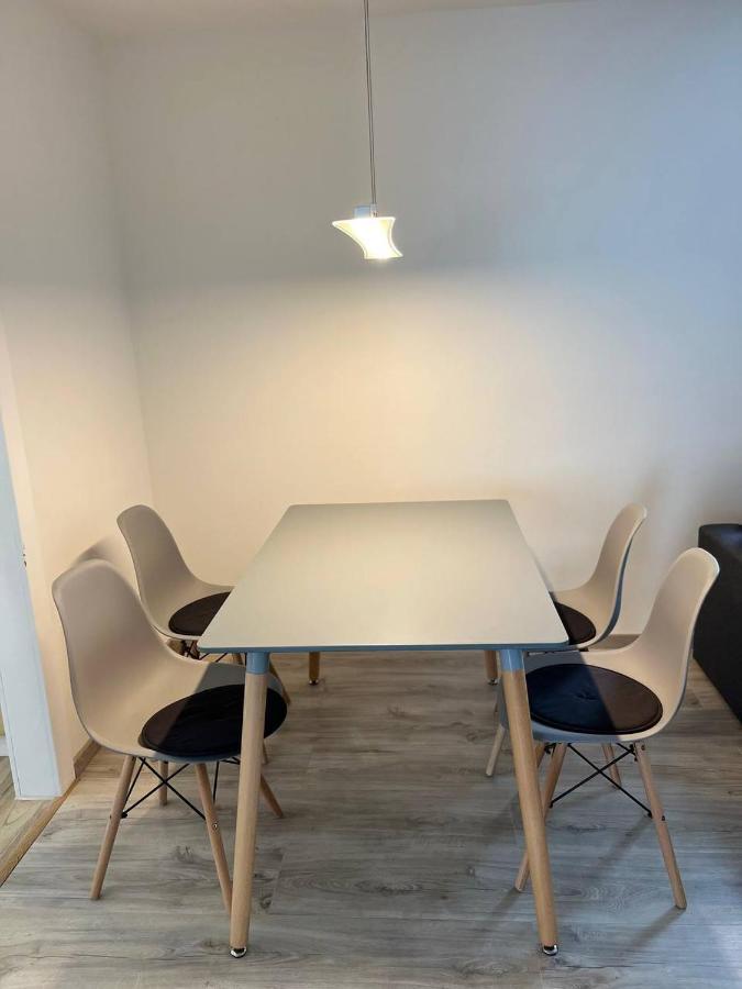 Apartment Golden Prague 78 Vestec  Eksteriør billede
