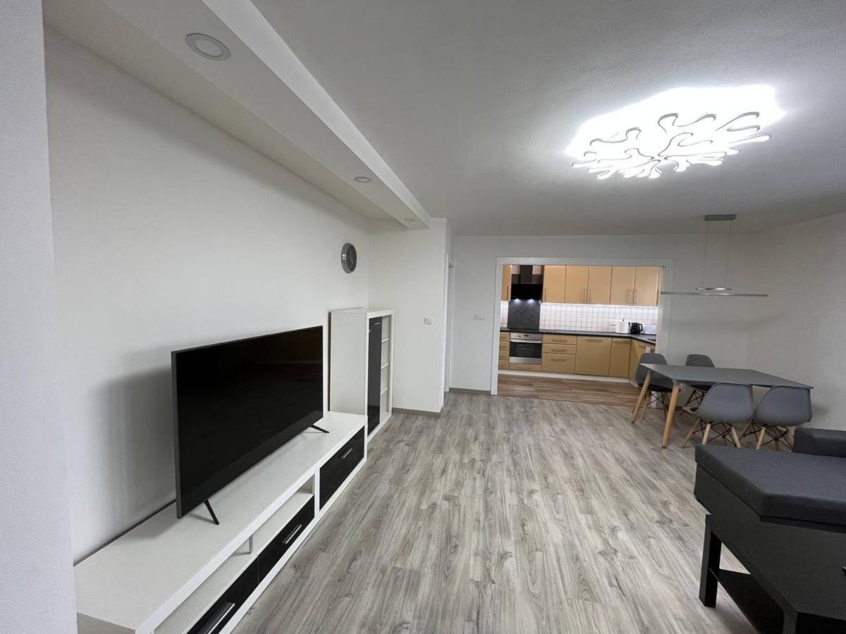 Apartment Golden Prague 78 Vestec  Eksteriør billede