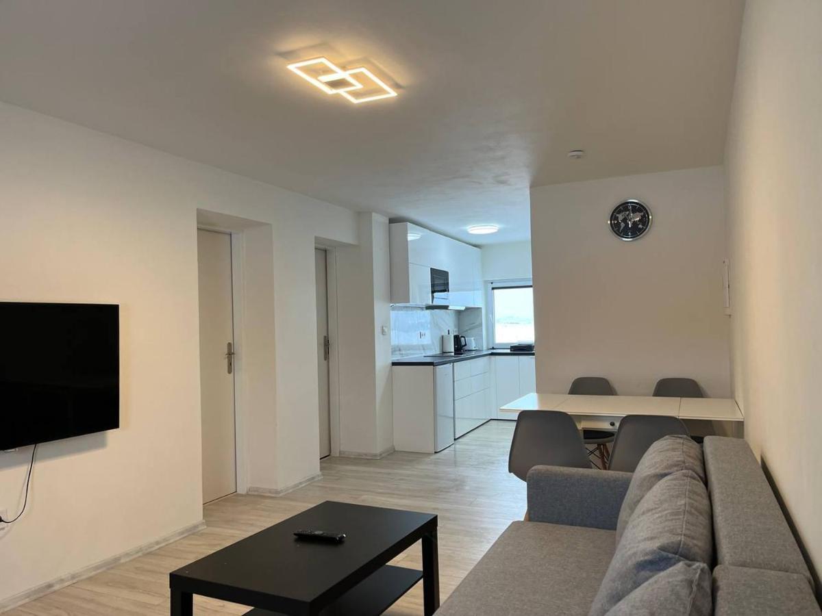 Apartment Golden Prague 78 Vestec  Eksteriør billede