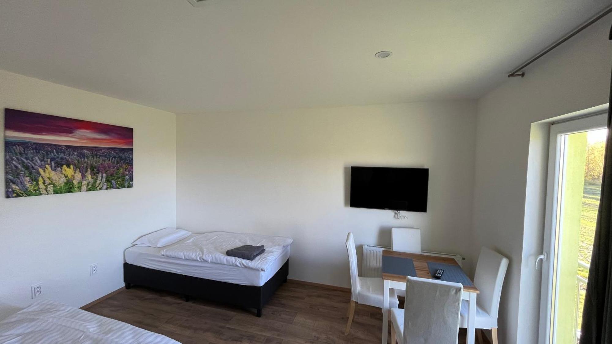 Apartment Golden Prague 78 Vestec  Eksteriør billede