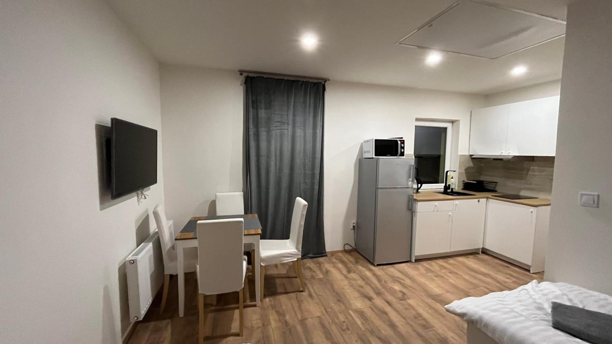 Apartment Golden Prague 78 Vestec  Eksteriør billede